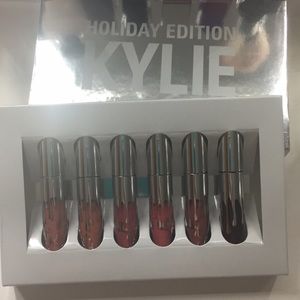 Kylie holiday edition matte liquid lipstick!